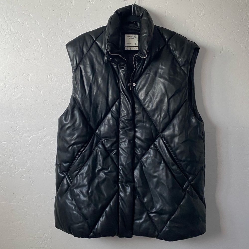 Abercrombie & Fitch Black Quilted Faux-Leather Puffer Vest